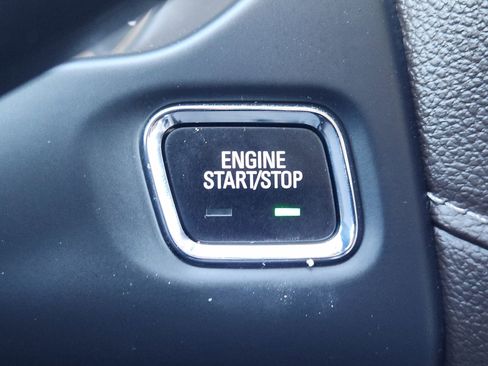 Used 2023 GMC Acadia SLT image 24