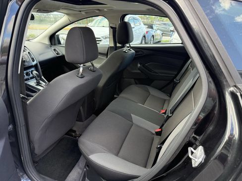 Used 2012 Ford Focus SE w/ SE Winter Pkg image 14