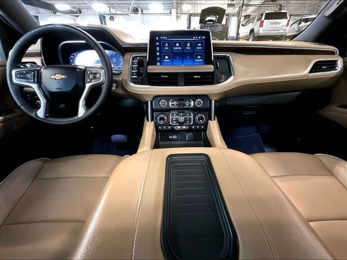 Used 2023 Chevrolet Tahoe Premier w/ Premium Package 2 AWD/4WD image 22