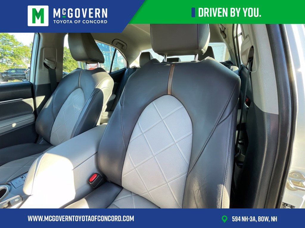 Used 2019 Toyota Camry XLE FWD image 11