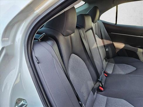 Used 2020 Toyota Camry LE image 22