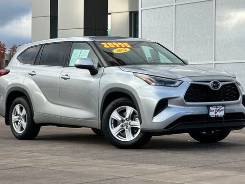 Certified 2022 Toyota Highlander L image 2