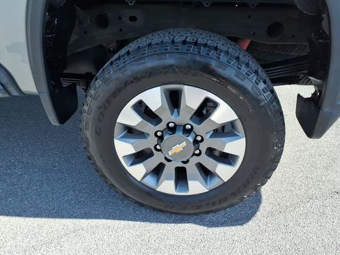 Used 2025 Chevrolet Silverado 2500 Custom w/ Custom Value Package AWD/4WD image 4