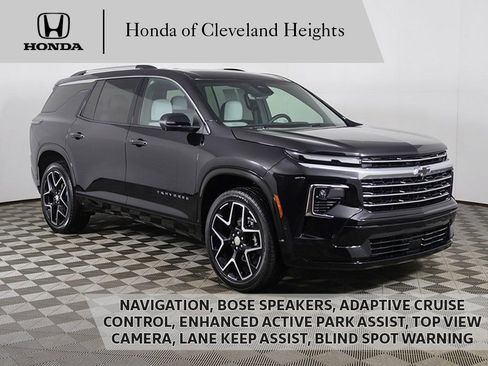 Used 2025 Chevrolet Traverse High Country w/ LPO, Cargo Package AWD/4WD image 1