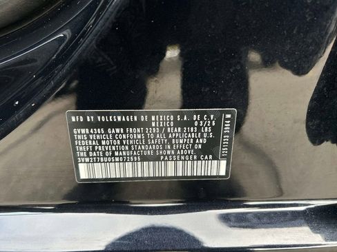 Used 2025 Volkswagen Jetta GLI Autobahn image 35