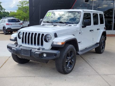 Used 2023 Jeep Wrangler Unlimited Sahara AWD/4WD image 1