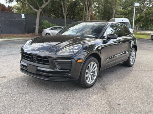 Used 2024 Porsche Macan AWD/4WD image 7