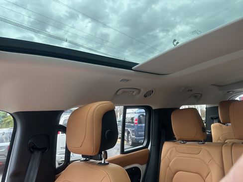 Used 2024 Land Rover Defender 130 S image 26