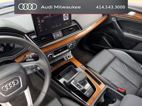 Used 2024 Audi Q5 e Premium Plus w/ Premium Plus Package AWD/4WD image 26