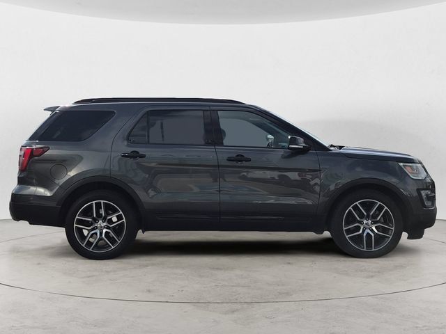 Used 2017 Ford Explorer Sport w/ Equipment Group 401A AWD/4WD image 4