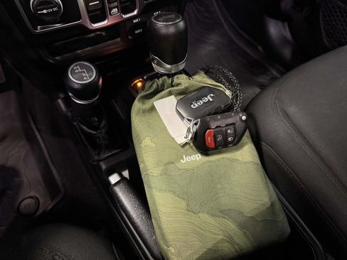 Used 2021 Jeep Wrangler Unlimited Sport AWD/4WD image 26