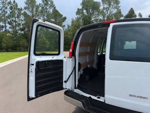 Used 2025 GMC Savana 2500 w/ Driver Convenience Package RWD image 15