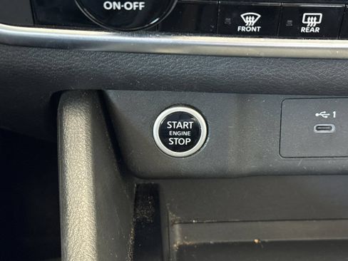 Used 2023 Nissan Rogue SV AWD/4WD image 33