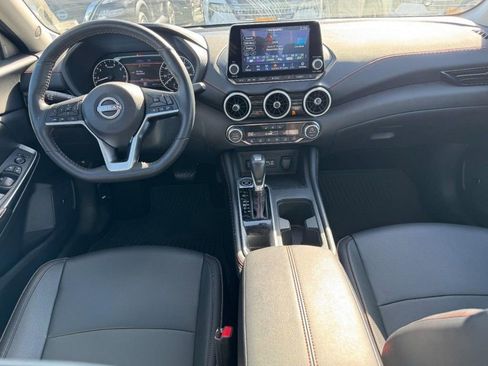 Used 2025 Nissan Sentra SR w/ SR Premium Package image 12