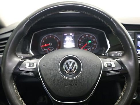 Used 2021 Volkswagen Jetta SE w/ SE Cold Weather Package image 13