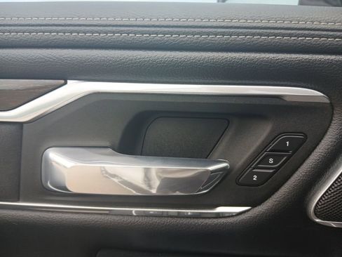 Used 2022 RAM 1500 Laramie AWD/4WD image 32