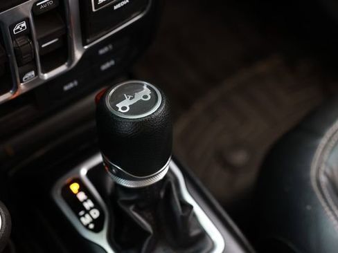 Used 2018 Jeep Wrangler Unlimited Sport S AWD/4WD image 44