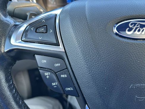 Used 2017 Ford Fusion SE w/ Fusion SE Technology Package FWD image 17