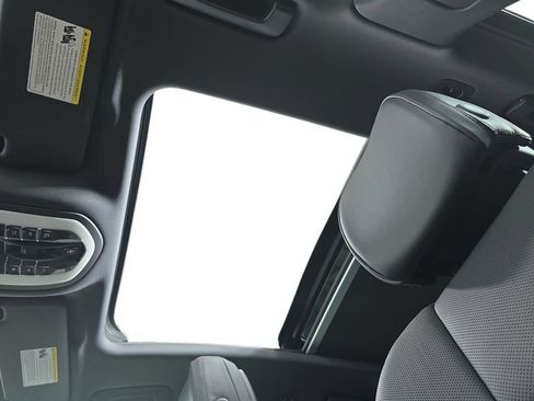 New 2026 Porsche Macan image 28