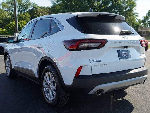 Used 2023 Ford Escape Active w/ Tech Pack #2 FWD image 3