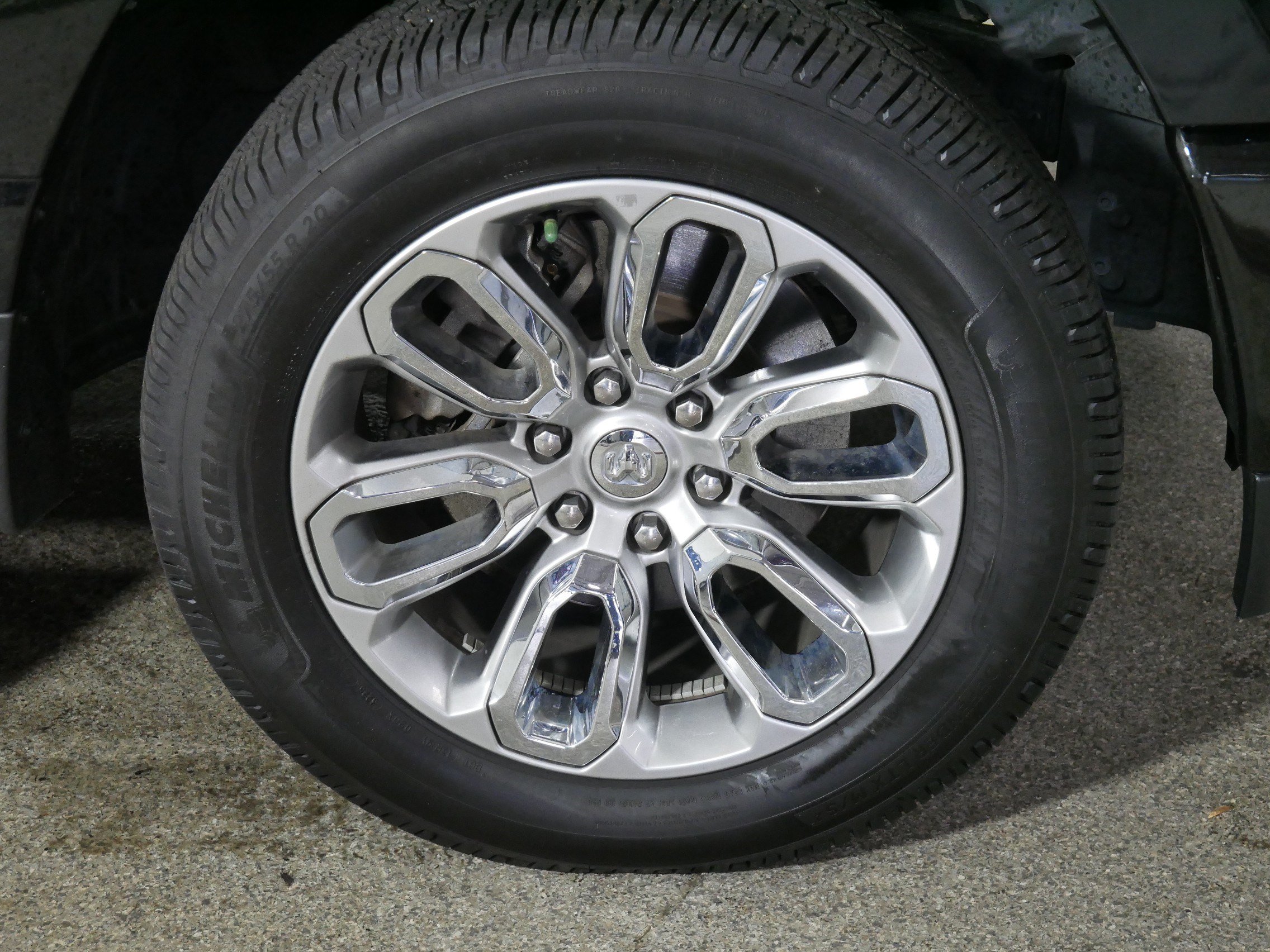 Used 2023 RAM 1500 Laramie AWD/4WD image 15