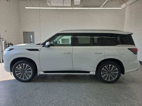New 2026 INFINITI QX80 Luxe w/ Cargo Package AWD/4WD image 2