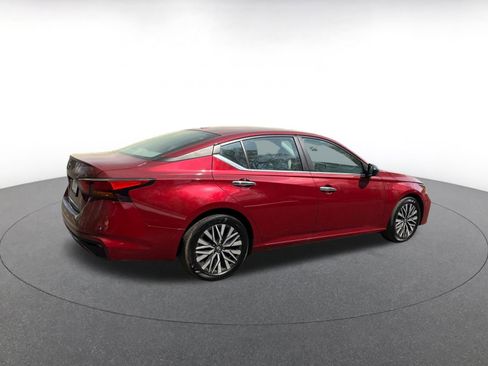 Used 2025 Nissan Altima 2.5 SV image 17