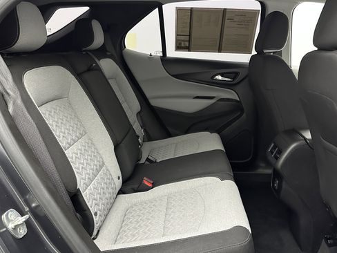 Used 2022 Chevrolet Equinox LS image 32