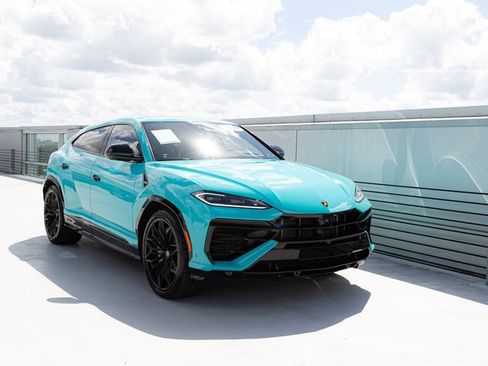 Used 2025 Lamborghini Urus SE AWD/4WD image 2