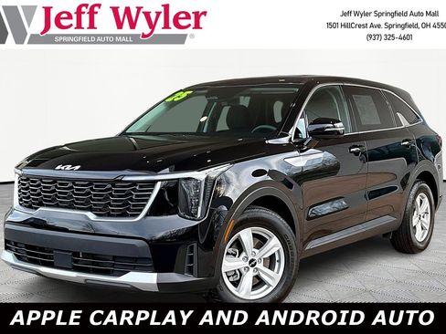 Used 2025 Kia Sorento LX image 1