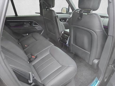 New 2026 Land Rover Range Rover SE image 11
