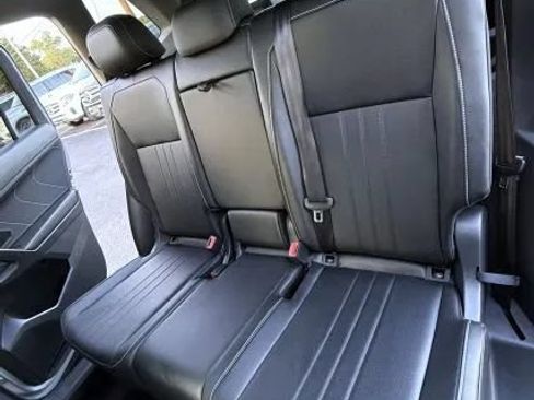Used 2022 Volkswagen Tiguan SE FWD image 18