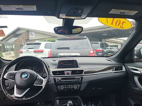 Used 2017 BMW X1 xDrive28i AWD/4WD image 9