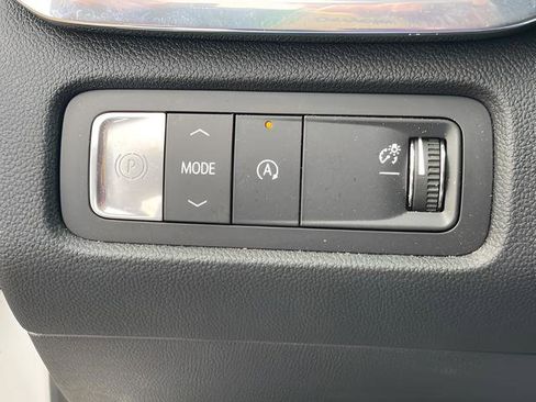 Used 2025 GMC Acadia Elevation image 22