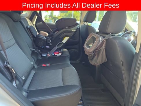 Used 2017 Nissan Rogue SV FWD image 5