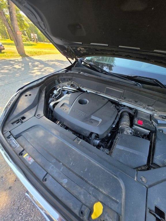 Used 2019 Volvo XC90 T6 Momentum AWD/4WD image 2