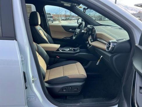 New 2026 Chevrolet Equinox ACTIV w/ Convenience Package III AWD/4WD image 32