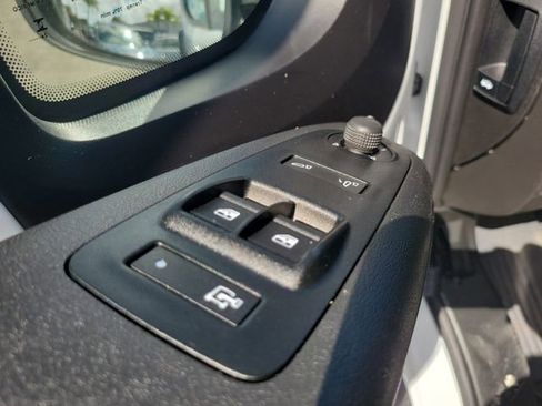 Used 2025 RAM ProMaster 2500 w/ Convenience Group image 16