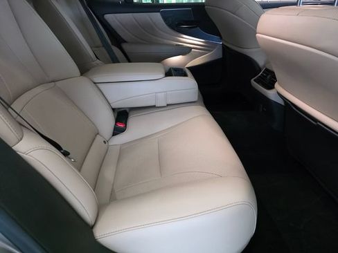 Used 2023 Lexus LS 500 w/ Accessory Package (Z1) RWD image 13