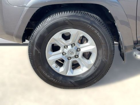 Used 2015 Toyota 4Runner SR5 image 11