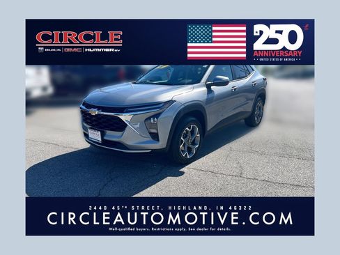 Used 2025 Chevrolet Trax LT w/ LT Convenience Package FWD image 1