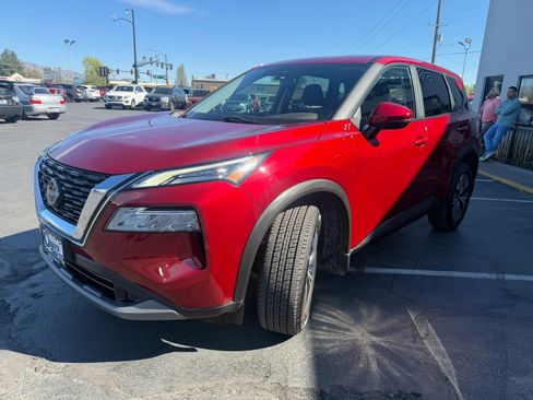 Used 2023 Nissan Rogue SV image 7