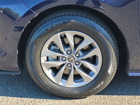 Certified 2023 Toyota Sienna XLE image 11