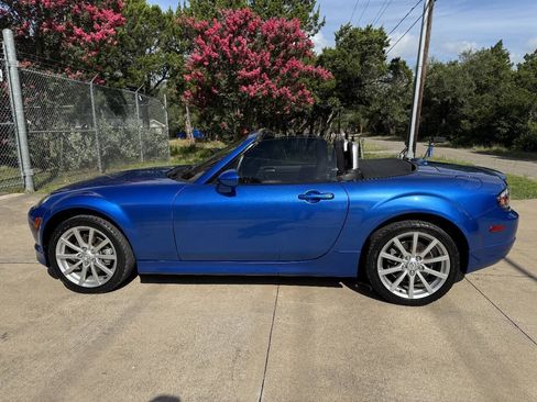Used 2006 MAZDA MX-5 Miata Sport w/ Appearance Pkg RWD image 7