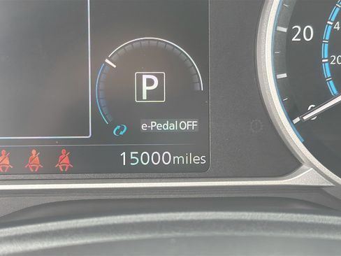 Used 2024 Nissan Leaf S FWD image 19