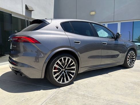 Certified 2023 Maserati Grecale Modena AWD/4WD image 6