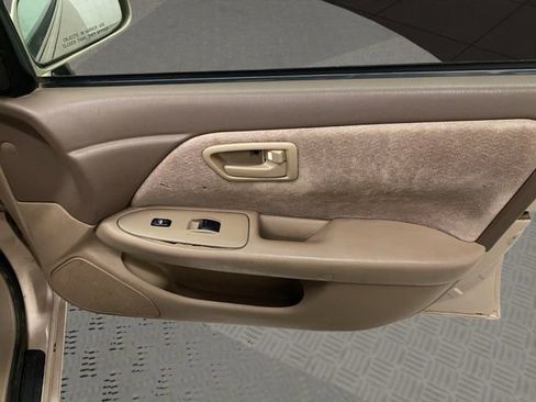 Used 1998 Toyota Camry LE FWD image 22