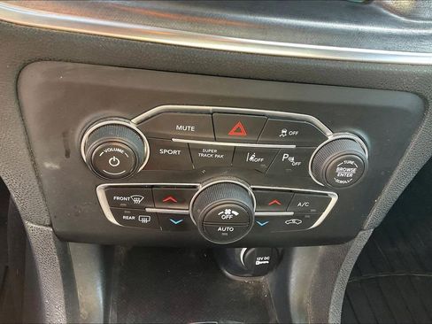 Used 2017 Dodge Charger R/T RWD image 30