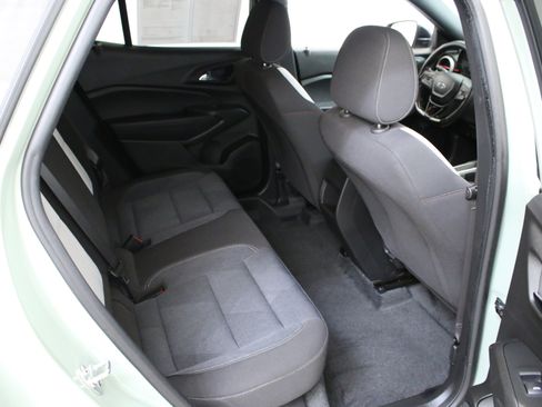 Used 2024 Chevrolet Trax RS w/ Driver Confidence Package image 28