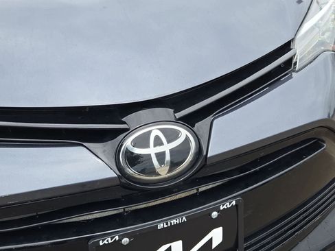 Used 2017 Toyota Corolla LE FWD image 10